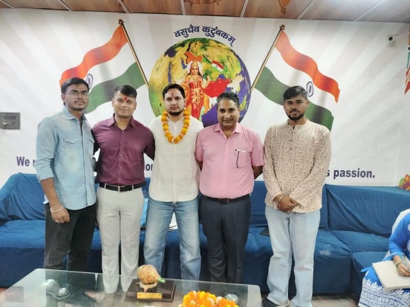 A session with Muni International